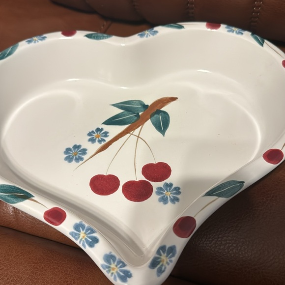 Chaparral Pottery USA Painted Heart Baking Dish Cherry - Picture 7 of 8